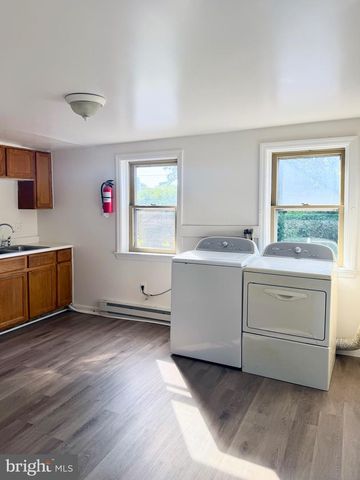 101 W MAIN ST, Mount Joy, PA 17552