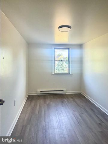 101 W MAIN ST, Mount Joy, PA 17552
