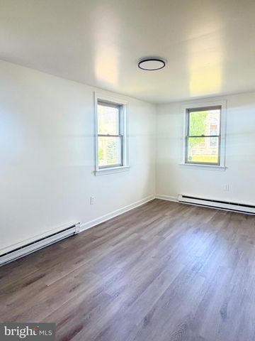 101 W MAIN ST, Mount Joy, PA 17552