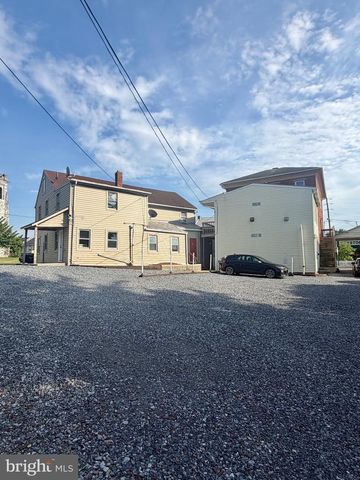 101 W MAIN ST, Mount Joy, PA 17552