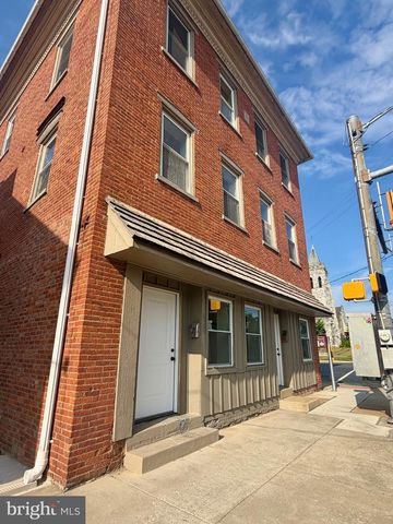 101 W MAIN ST, Mount Joy, PA 17552