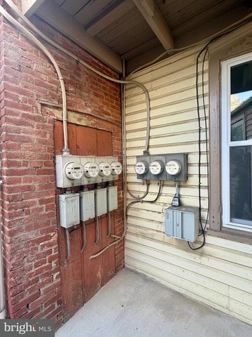 101 W MAIN ST, Mount Joy, PA 17552