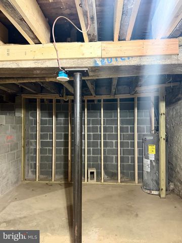 101 W MAIN ST, Mount Joy, PA 17552