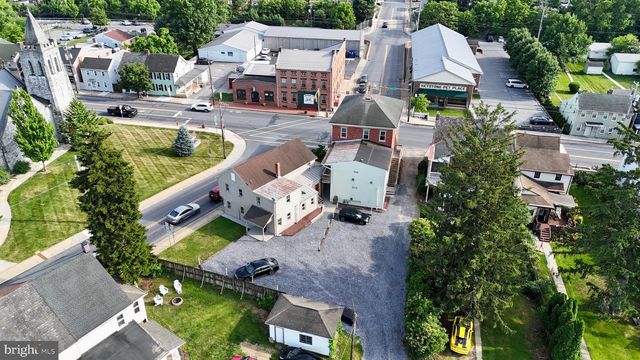 101 W MAIN ST, Mount Joy, PA 17552