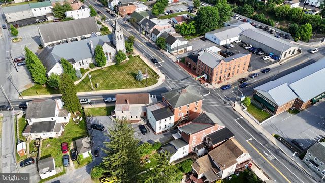 101 W MAIN ST, Mount Joy, PA 17552