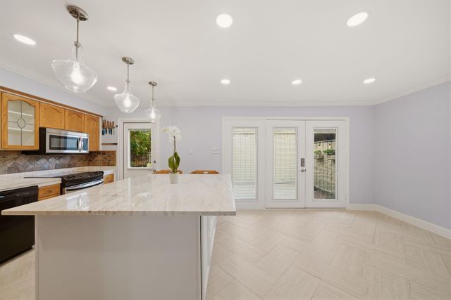 6452 Burgoyne Road 100, Houston, TX 77057