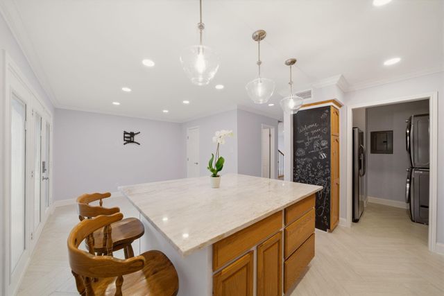 6452 Burgoyne Road 100, Houston, TX 77057