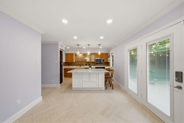 6452 Burgoyne Road 100, Houston, TX 77057
