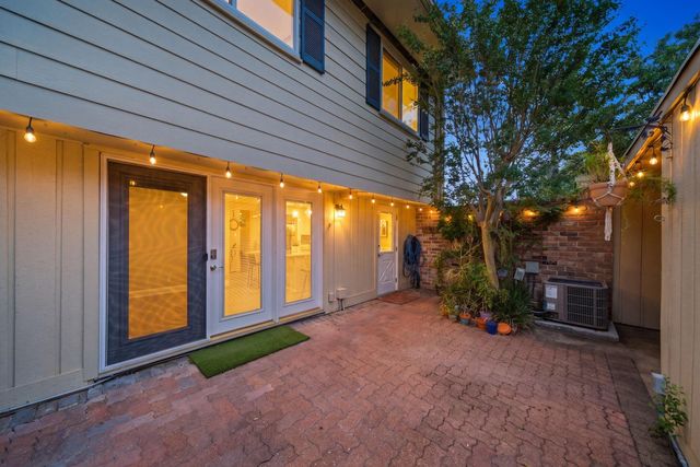 6452 Burgoyne Road 100, Houston, TX 77057