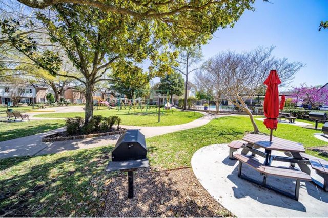 6452 Burgoyne Road 100, Houston, TX 77057