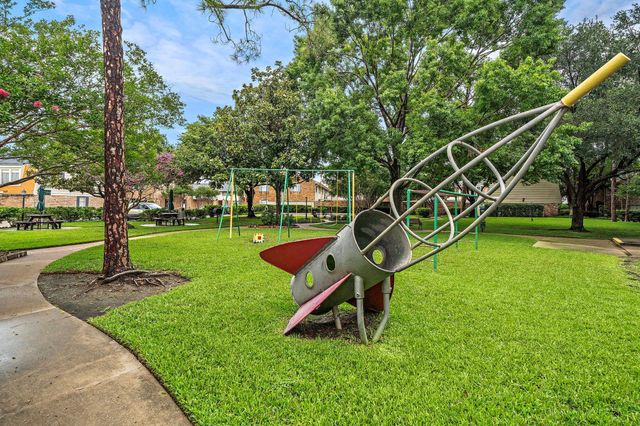 6452 Burgoyne Road 100, Houston, TX 77057