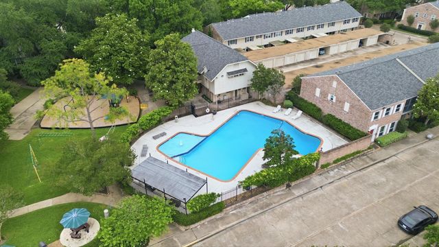 6452 Burgoyne Road 100, Houston, TX 77057