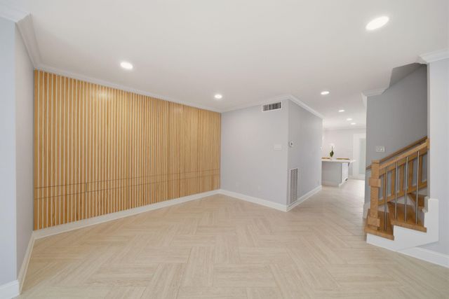 6452 Burgoyne Road 100, Houston, TX 77057