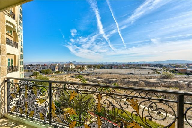 9101 Alta Drive 402, Las Vegas, NV 89145