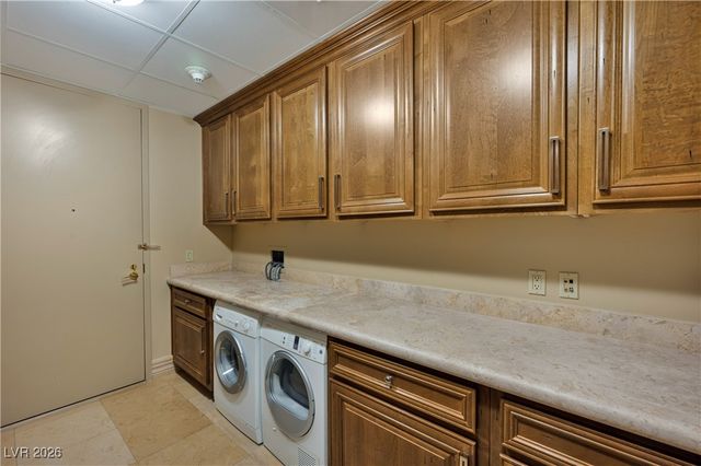 9101 Alta Drive 402, Las Vegas, NV 89145