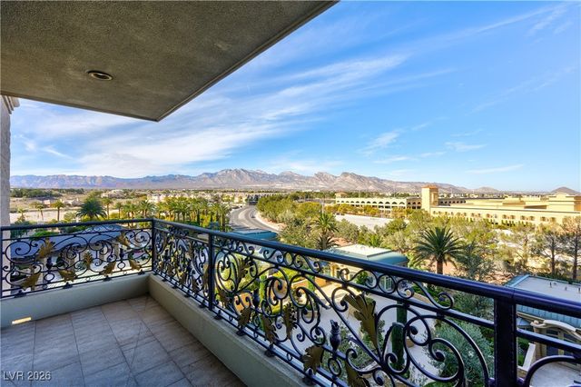 9101 Alta Drive 402, Las Vegas, NV 89145