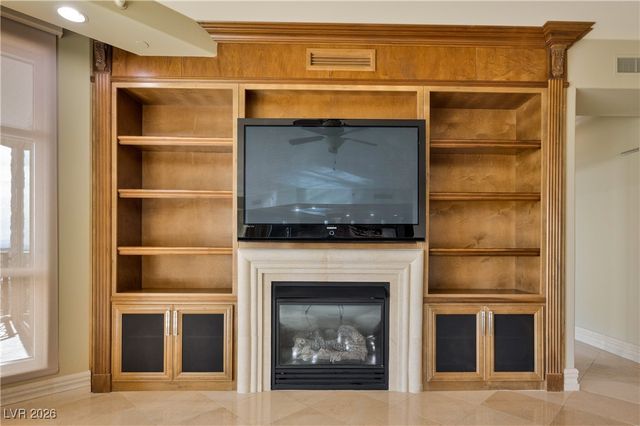 9101 Alta Drive 402, Las Vegas, NV 89145