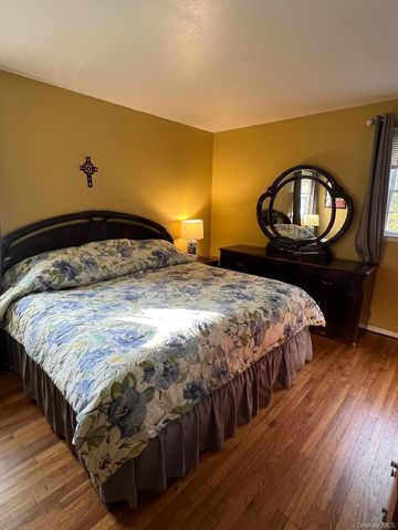 1 Bristol Court, New City, NY 10956