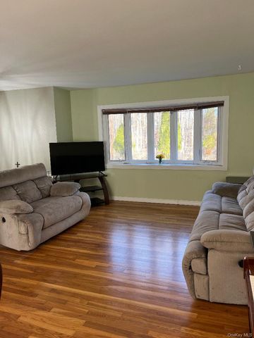 1 Bristol Court, New City, NY 10956