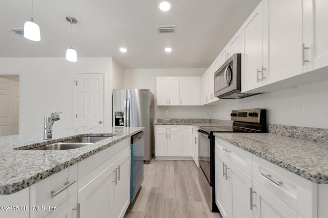 5755 TEELER Avenue, Jacksonville, FL 32208