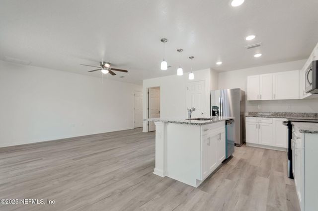 5755 TEELER Avenue, Jacksonville, FL 32208
