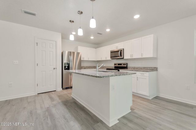5755 TEELER Avenue, Jacksonville, FL 32208