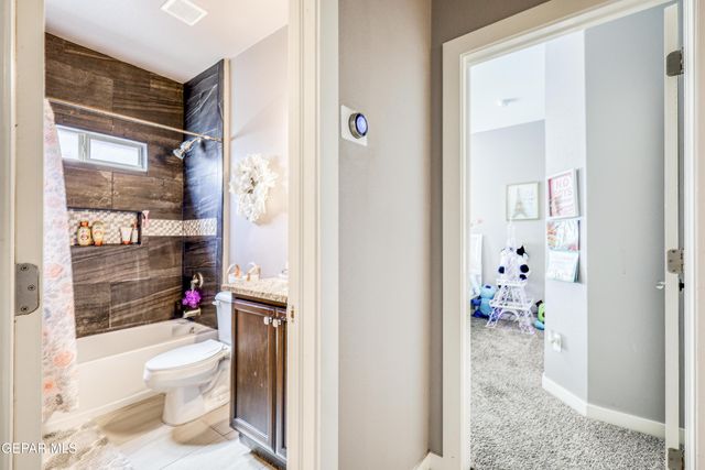 418 S MANZANITA Drive, El Paso, TX 79928