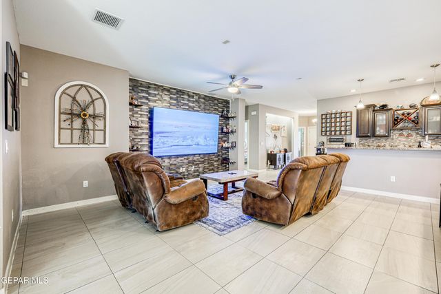 418 S MANZANITA Drive, El Paso, TX 79928