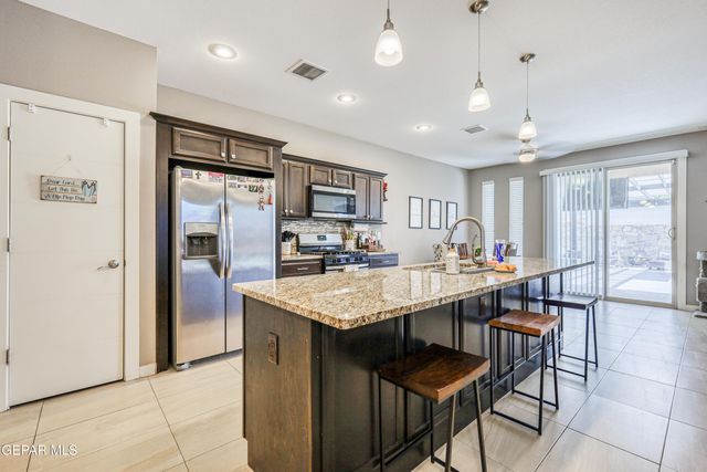 418 S MANZANITA Drive, El Paso, TX 79928