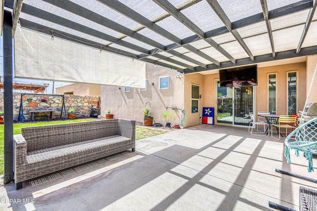 418 S MANZANITA Drive, El Paso, TX 79928