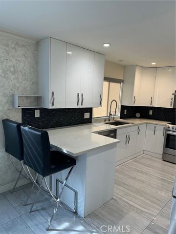 8038 Via Pompeii, Burbank, CA 91504