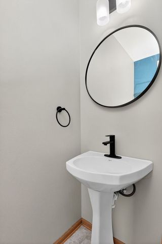 1735 Windcrest Lane, Aurora, IL 60504