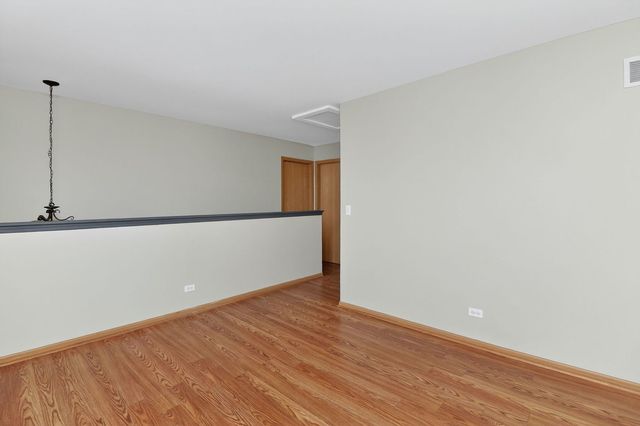 1735 Windcrest Lane, Aurora, IL 60504