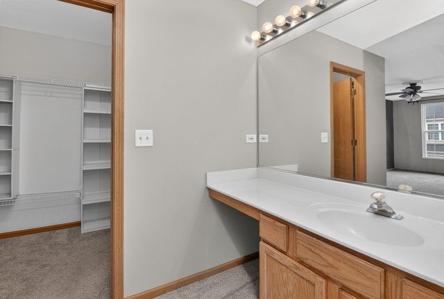 1735 Windcrest Lane, Aurora, IL 60504