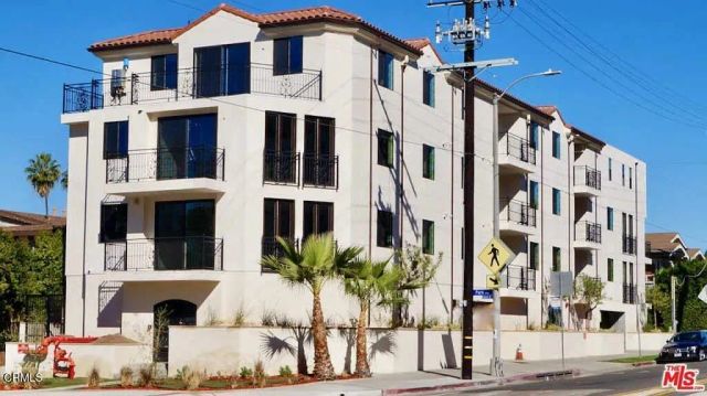 1111 Echo Park Avenue 303, Los Angeles, CA 90026