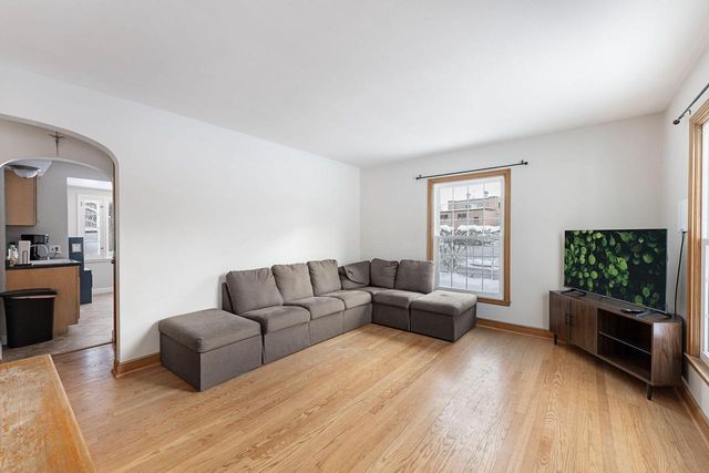 2900 S Root River PARKWAY, Milwaukee, WI 53227