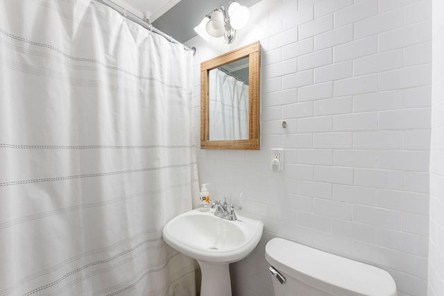 2900 S Root River PARKWAY, Milwaukee, WI 53227