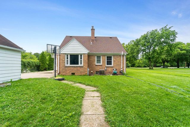 2900 S Root River PARKWAY, Milwaukee, WI 53227