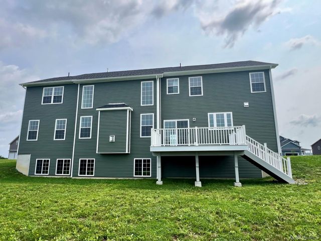 47 Dartmouth Drive, Poughkeepsie, NY 12603