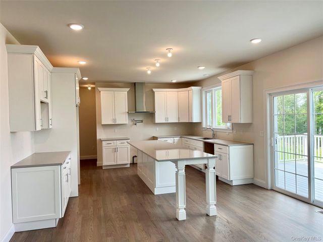 47 Dartmouth Drive, Poughkeepsie, NY 12603