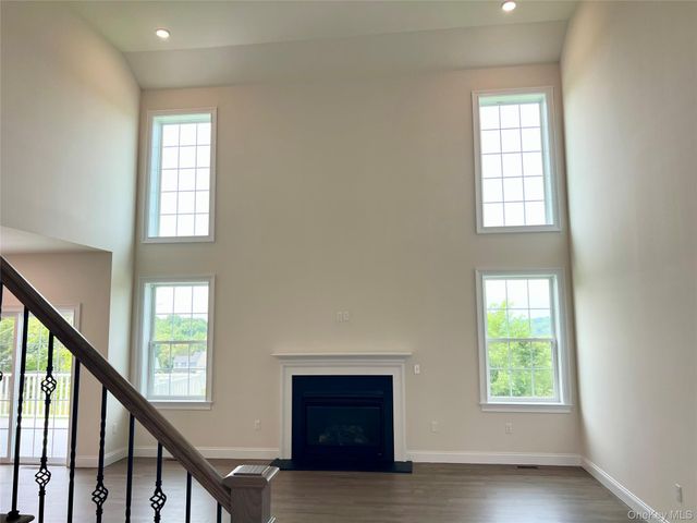 47 Dartmouth Drive, Poughkeepsie, NY 12603