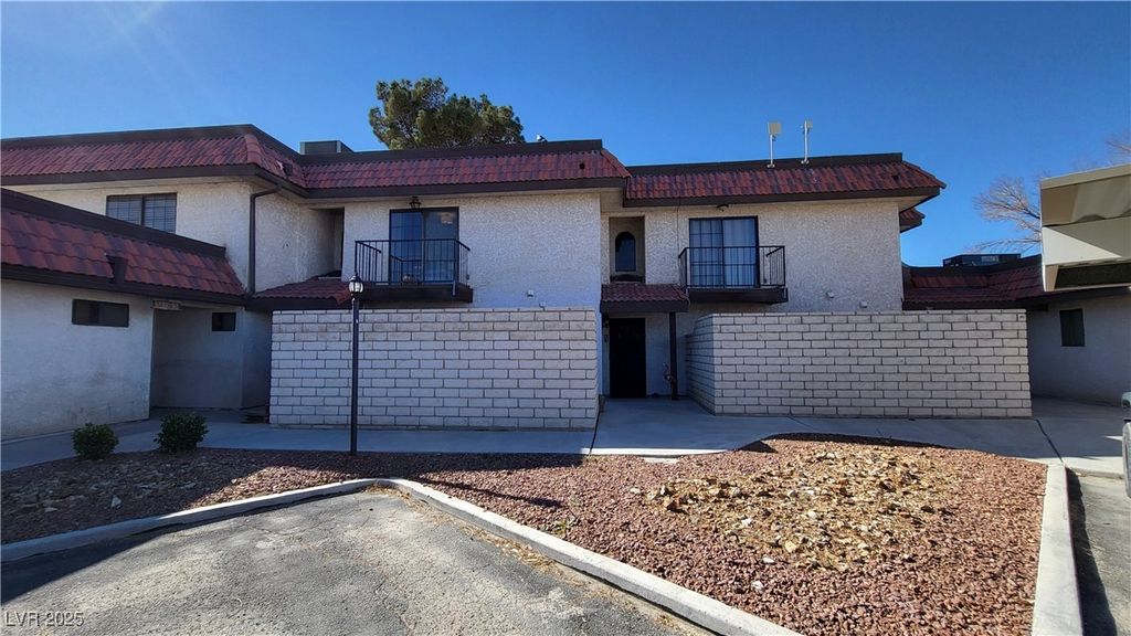 701 Bourbon Street G3, Pahrump, NV 89048