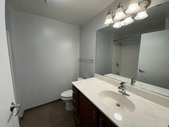 1337 W Fargo Avenue 207, Chicago, IL 60626