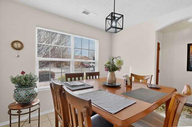 9209 Sundoro Place NW, Albuquerque, NM 87120