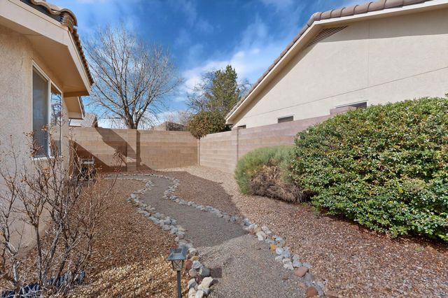 9209 Sundoro Place NW, Albuquerque, NM 87120