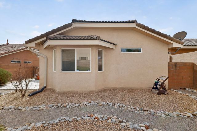 9209 Sundoro Place NW, Albuquerque, NM 87120