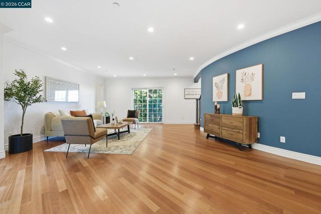 8 Millbrae Cir, Millbrae, CA 94030