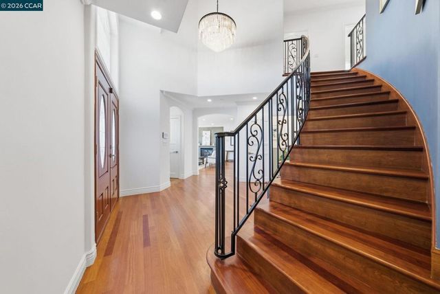 8 Millbrae Cir, Millbrae, CA 94030