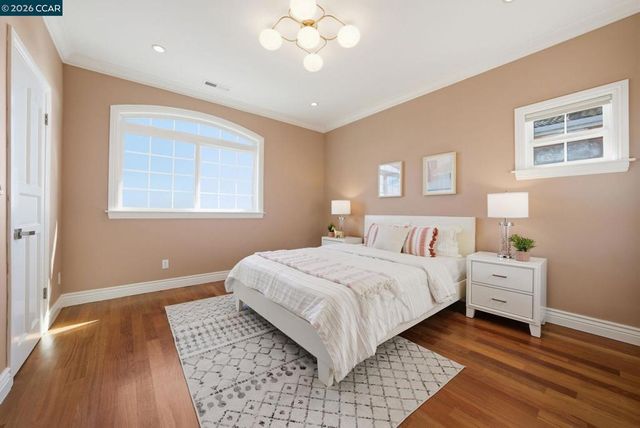 8 Millbrae Cir, Millbrae, CA 94030