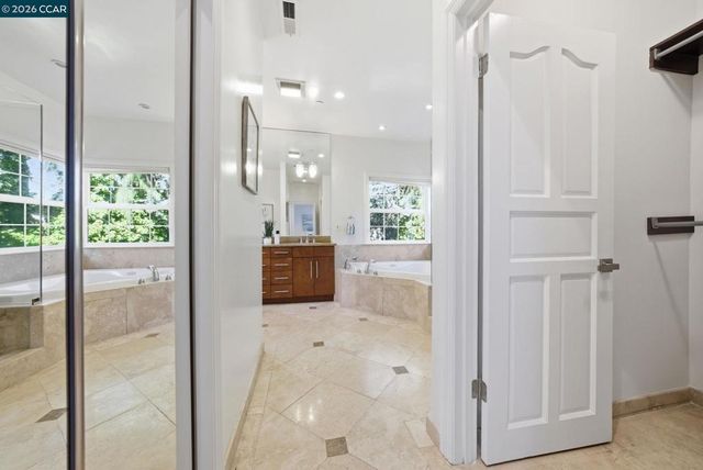 8 Millbrae Cir, Millbrae, CA 94030